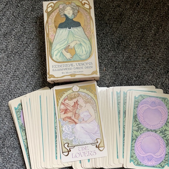 Ethereal Visions Tarot - Picture 1 of 3